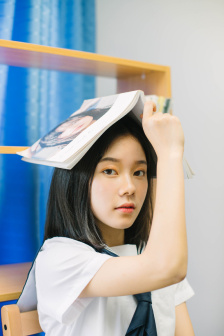 男女打扑克摇床